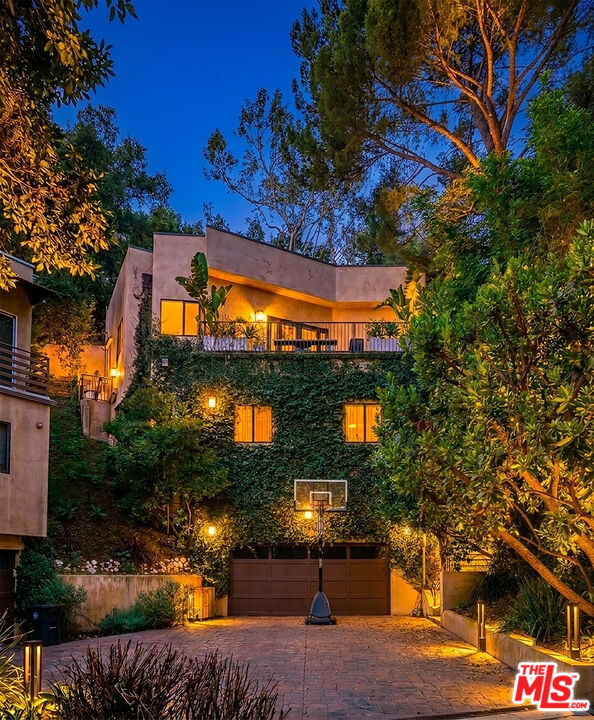 Property photo for 7028 Treasure Trl, Los Angeles, CA