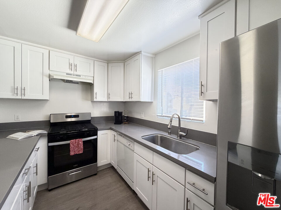 Property photo for 326 S Manhattan Pl, #107, Los Angeles, CA
