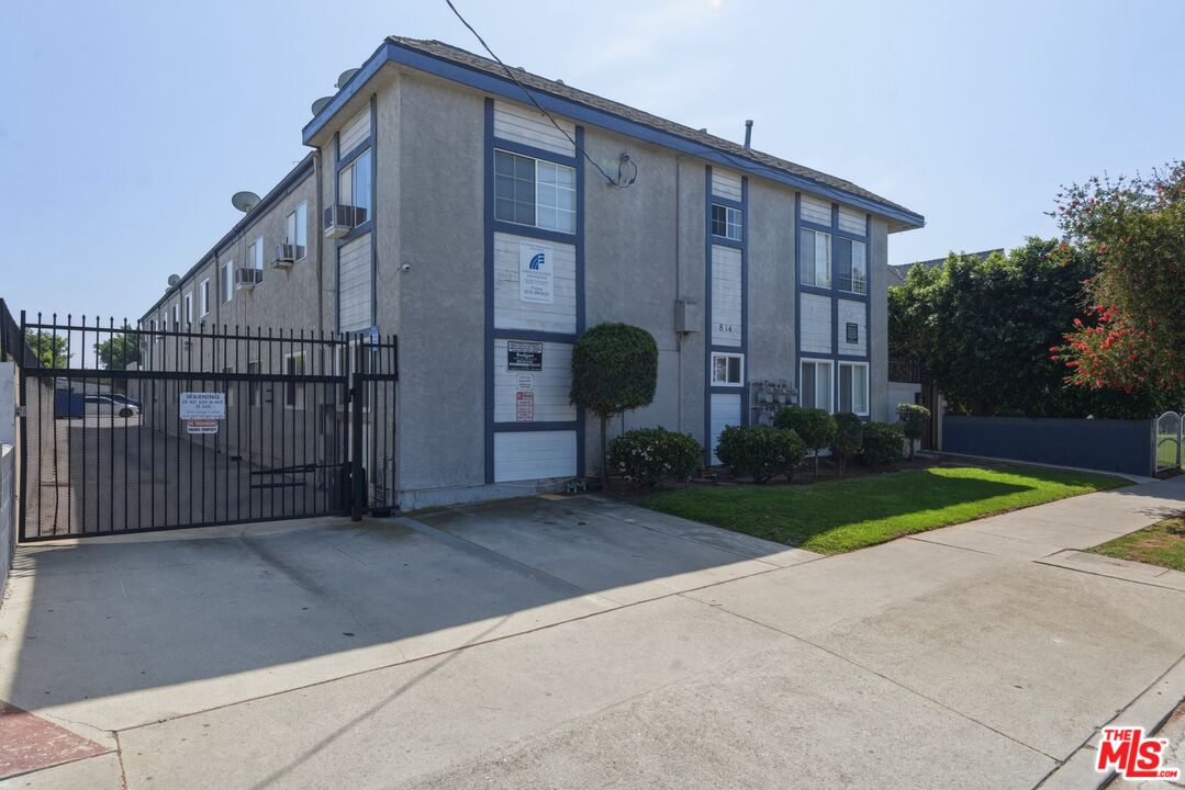 Property photo for 814 W Redondo Beach Blvd, Gardena, CA