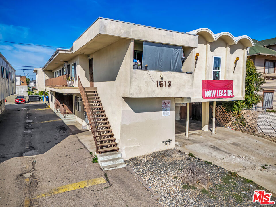 Property photo for 1513 Arlington Ave, Los Angeles, CA