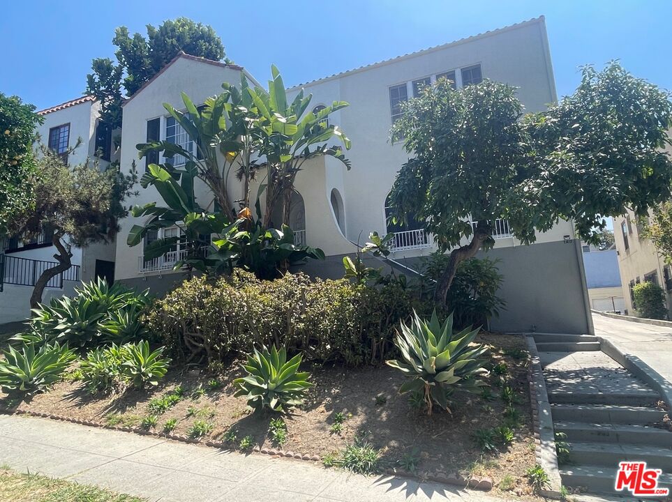 Property photo for 140 N Kenmore Ave, Los Angeles, CA