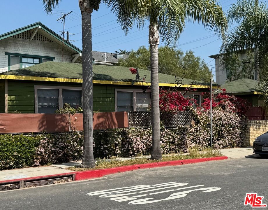 Property photo for 802 Superba Ave, Venice, CA