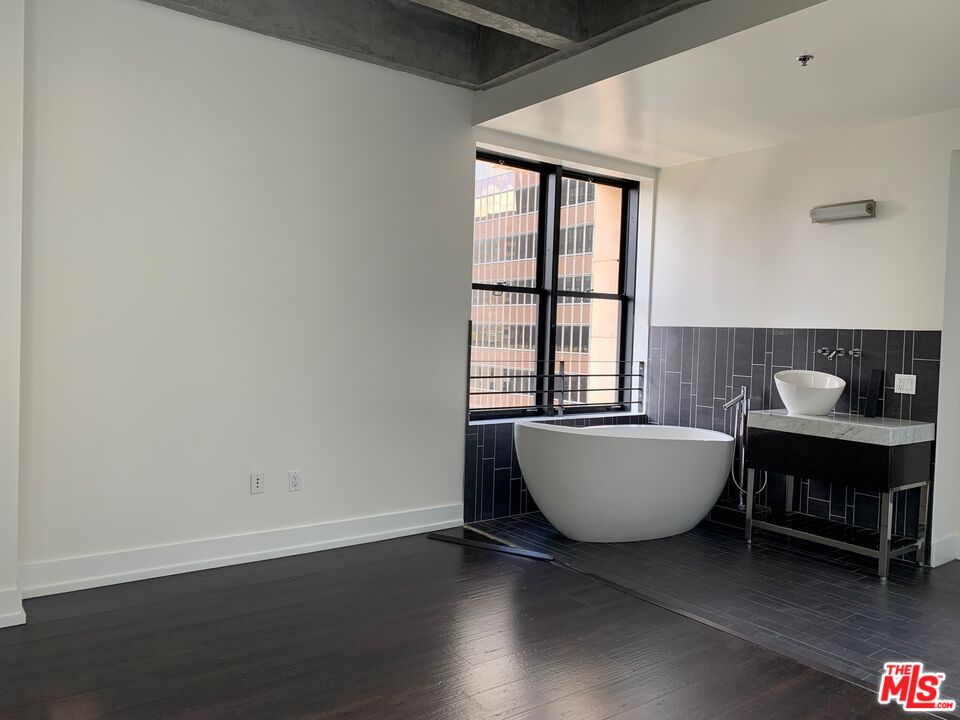 Property photo for 727 W 7th ST, #1214, Los Angeles, CA