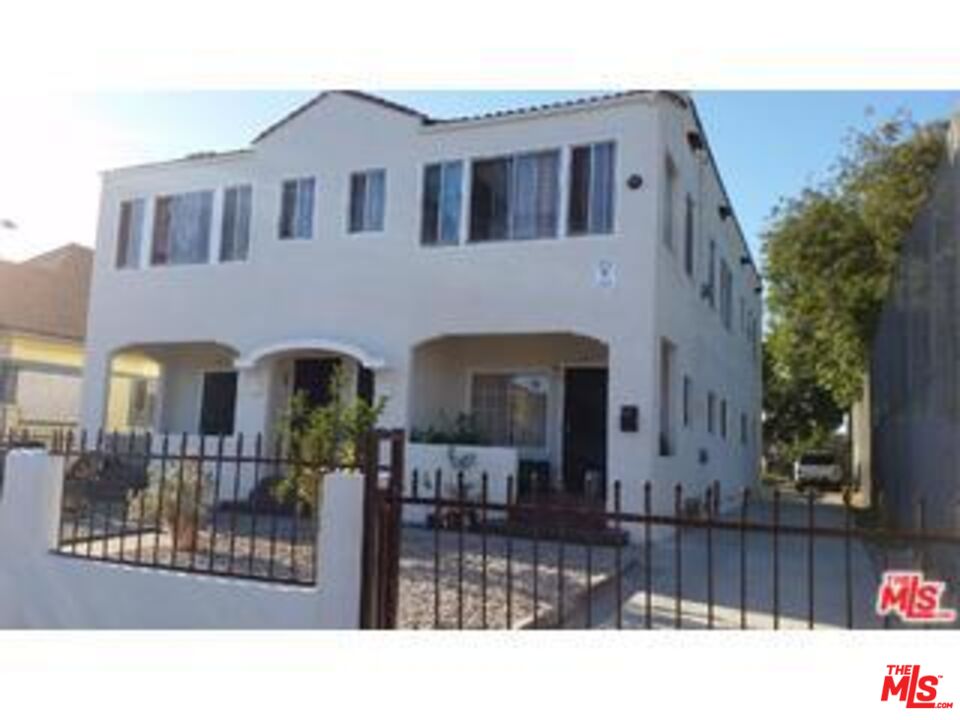 Property photo for 673 E 50th St, Los Angeles, CA