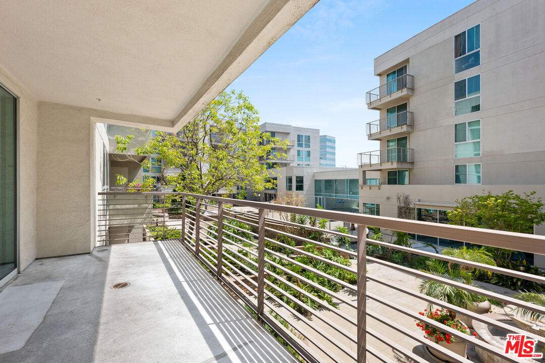 Property photo for 267 S San Pedro St, #211, Los Angeles, CA