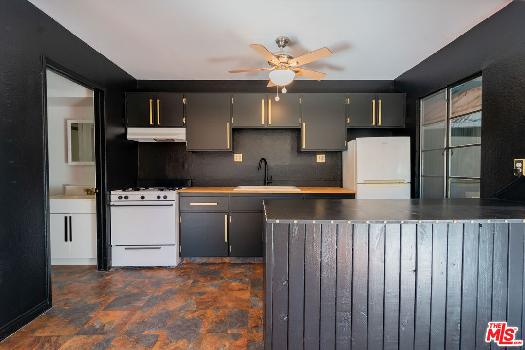 Property photo for 1323 N OLIVE DR, #23G, Los Angeles, CA