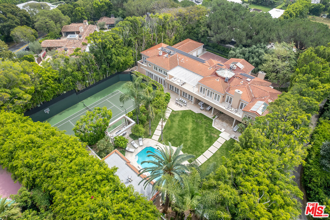 Property photo for 407 Robert Ln, Beverly Hills, CA