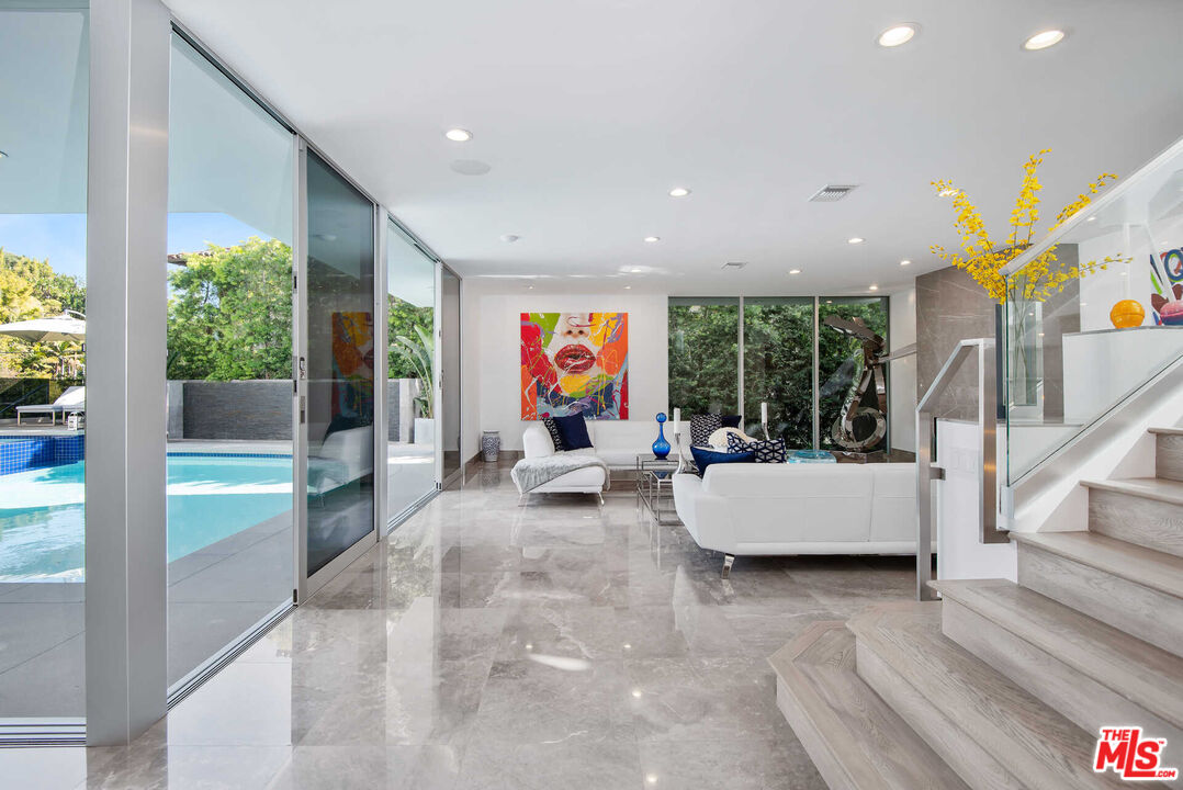 Property photo for 1250 Angelo Dr, Beverly Hills, CA