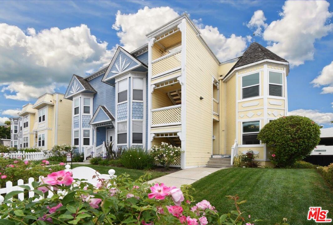 Property photo for 100 Monterey Blvd, Hermosa Beach, CA