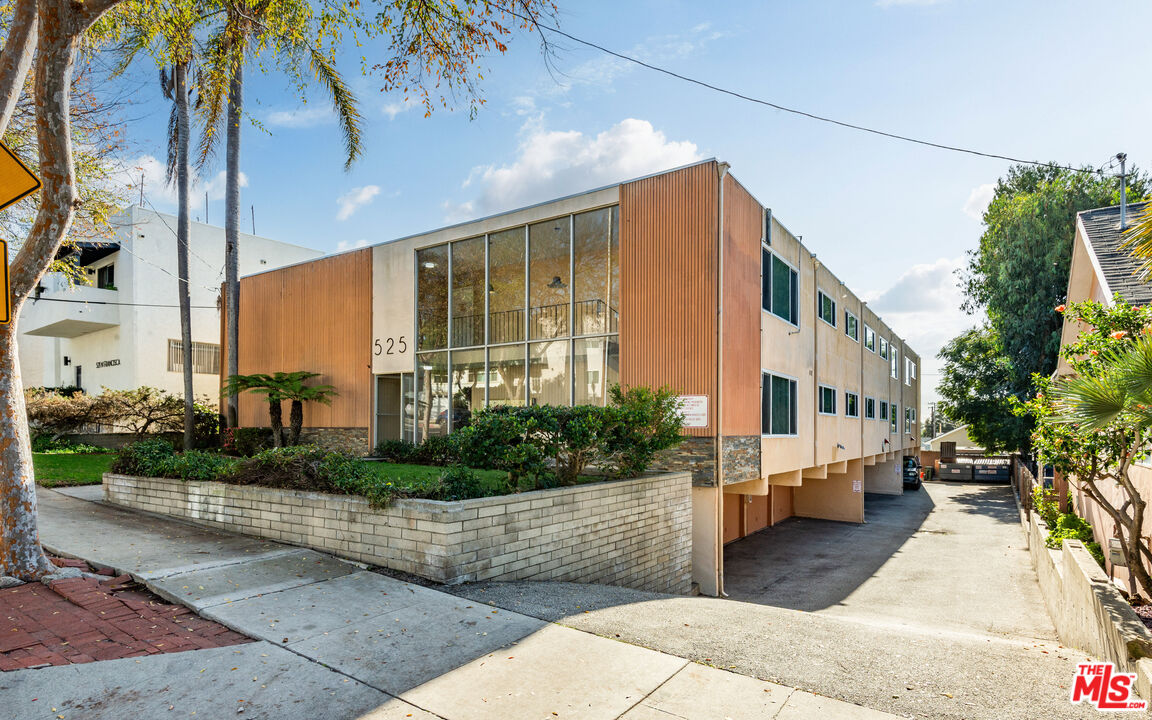 Property photo for 525 N Francisca Ave, Redondo Beach, CA
