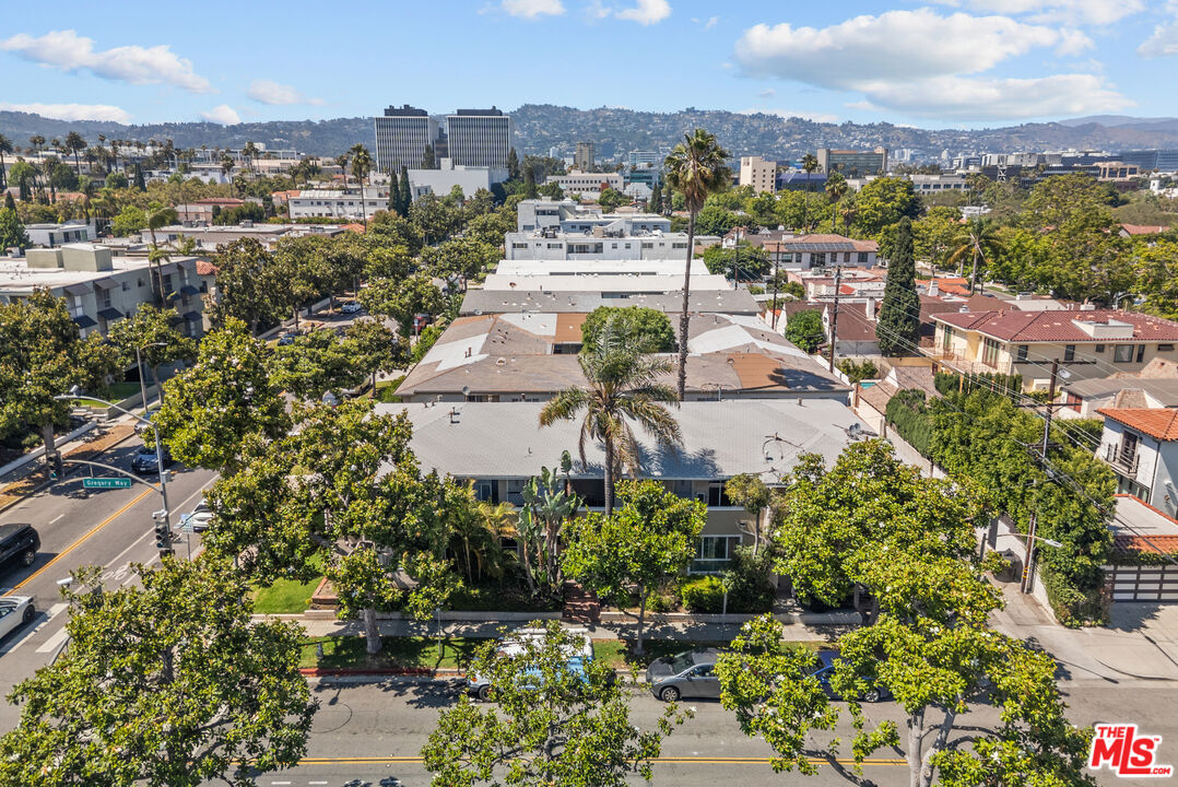 Property photo for 272 S Doheny Dr, Beverly Hills, CA