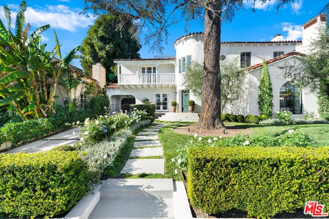 Property photo for 329 S Roxbury Dr, Beverly Hills, CA