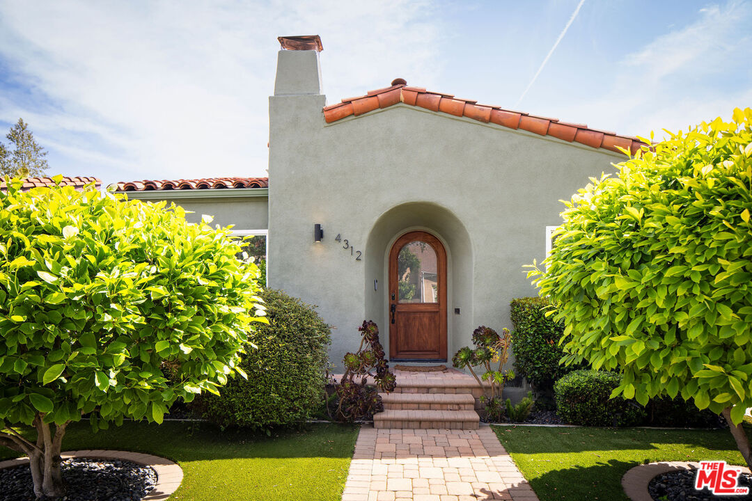 Property photo for 4312 9th Ave, Los Angeles, CA