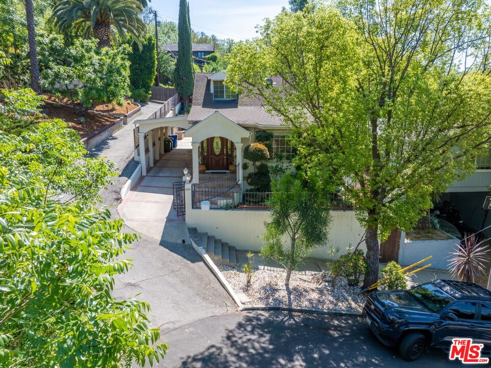 Property photo for 624 Redfield Ave, Los Angeles, CA