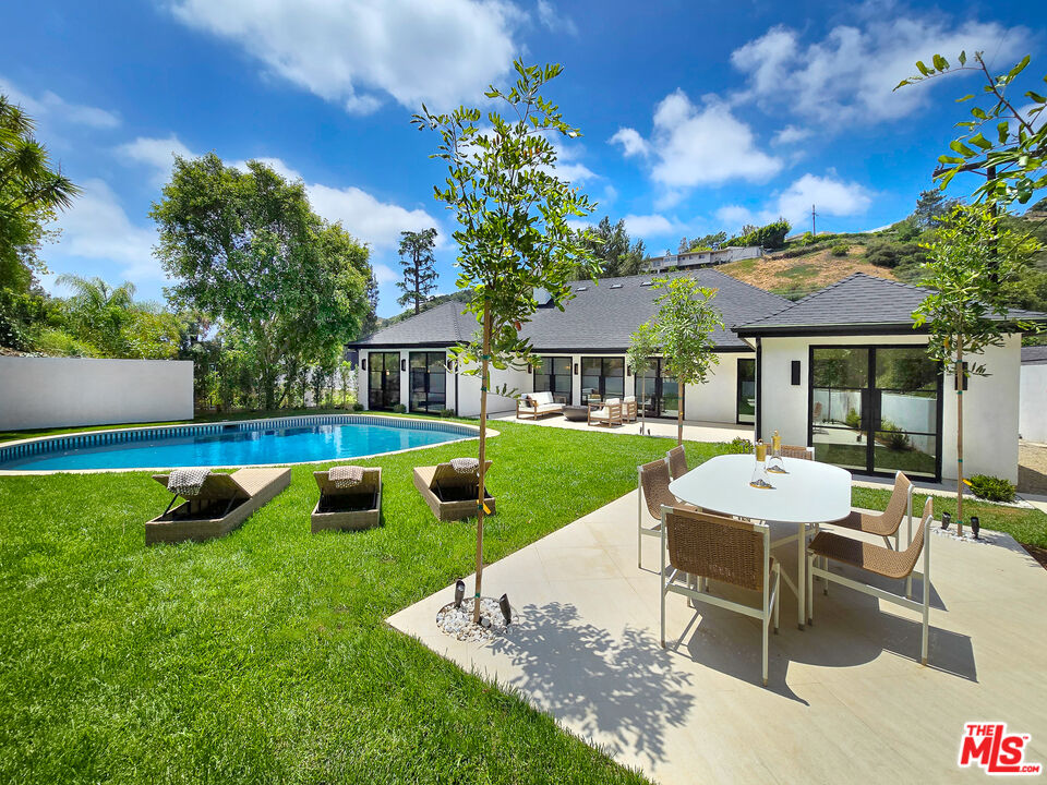 Property photo for 2288 Coldwater Canyon Dr, Beverly Hills, CA