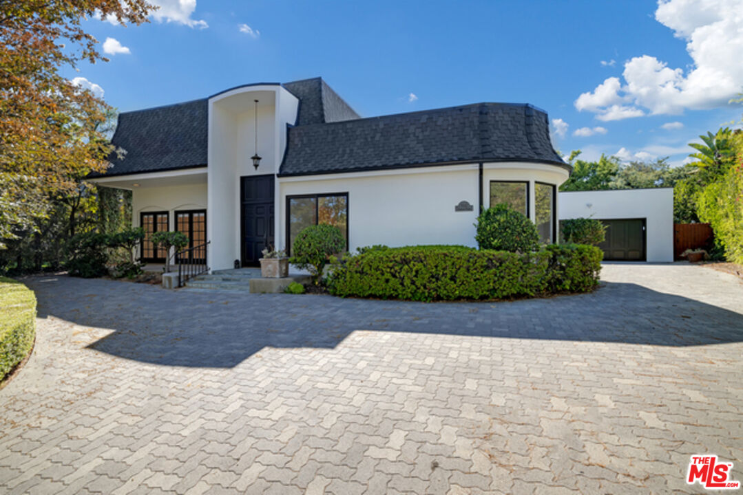 Property photo for 9141 Leander Pl, Beverly Hills, CA