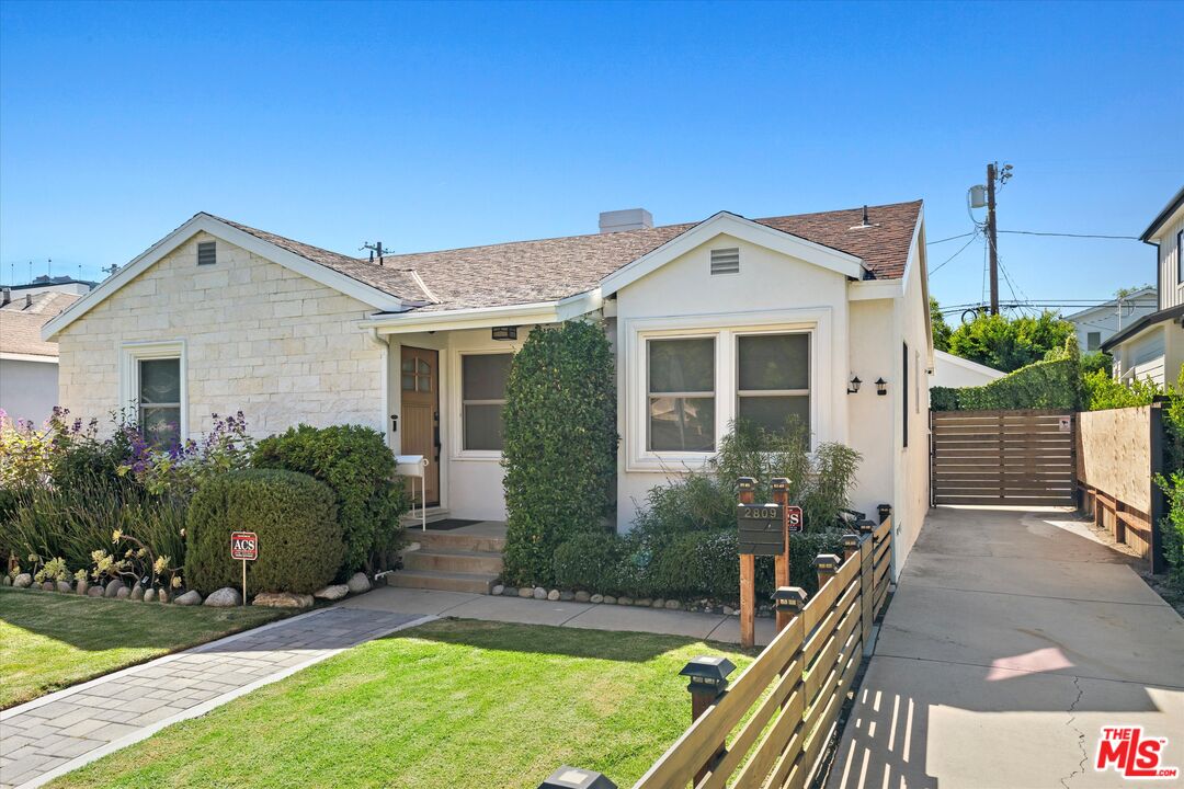 Property photo for 2809 S Canfield Ave, Los Angeles, CA
