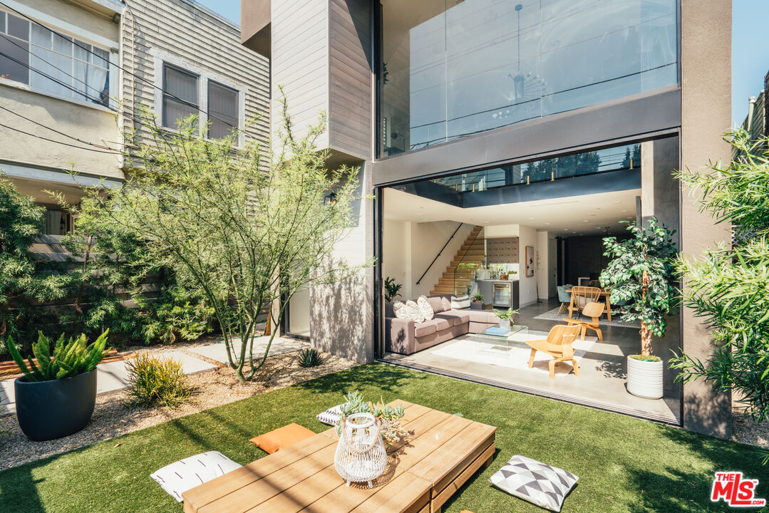 Property photo for 213 Horizon Ave, Venice, CA
