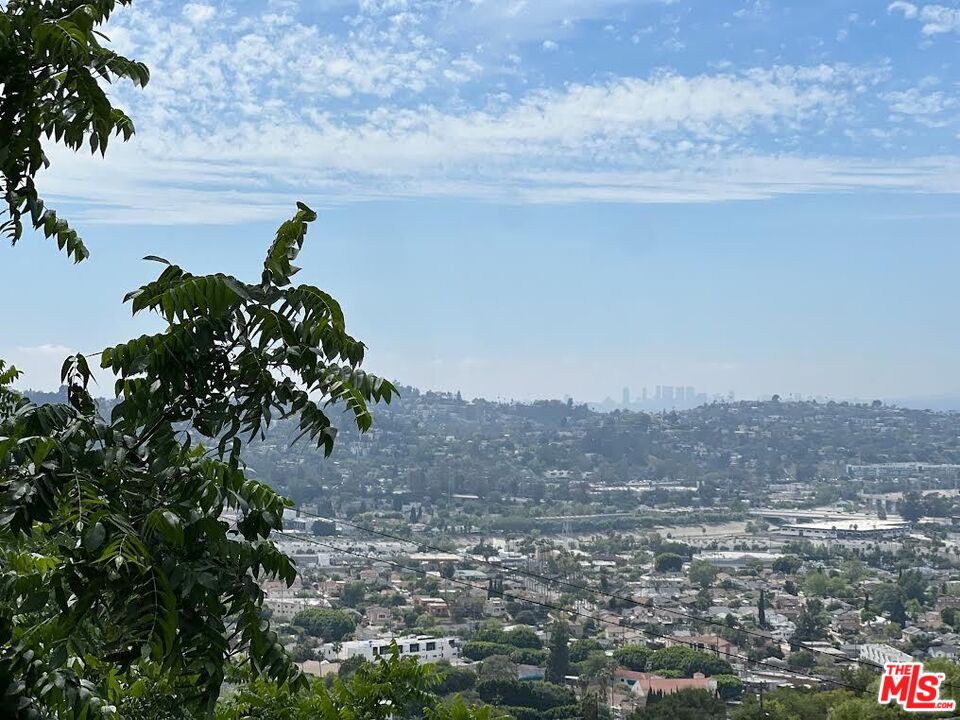 Property photo for 2560 N Hines Dr, Los Angeles, CA