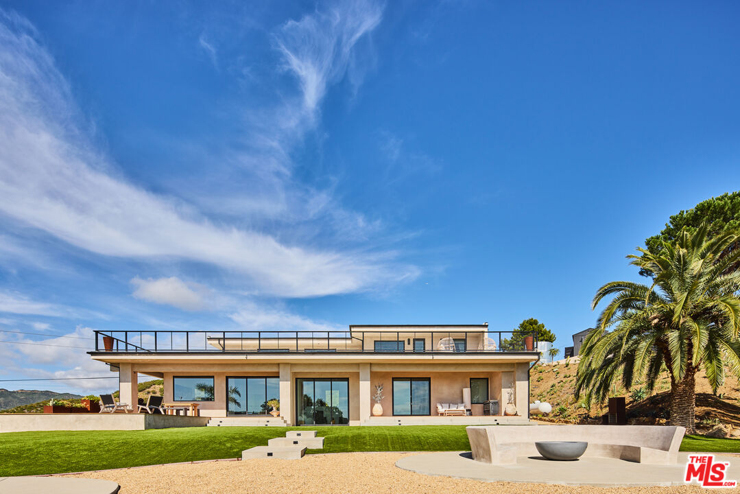 Property photo for 2543 S Foose Rd, Malibu, CA