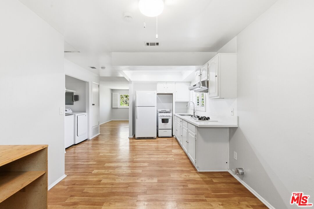 Property photo for 2752 Guirado St, Los Angeles, CA