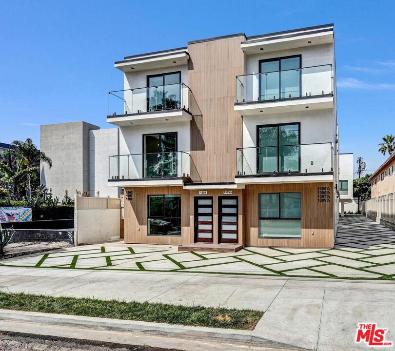 Property photo for 1305 N Sycamore Ave, #1305, Los Angeles, CA