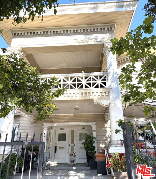 Property photo for 1438 Magnolia Ave, Los Angeles, CA