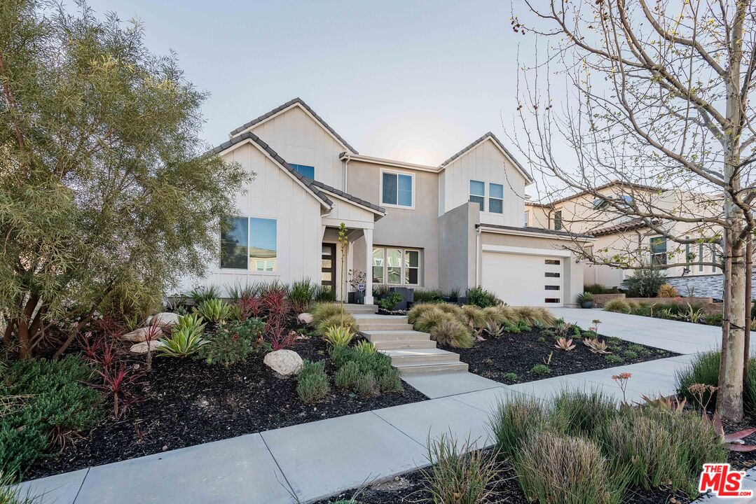 Property photo for 28609 Windbreak Ter, Santa Clarita, CA