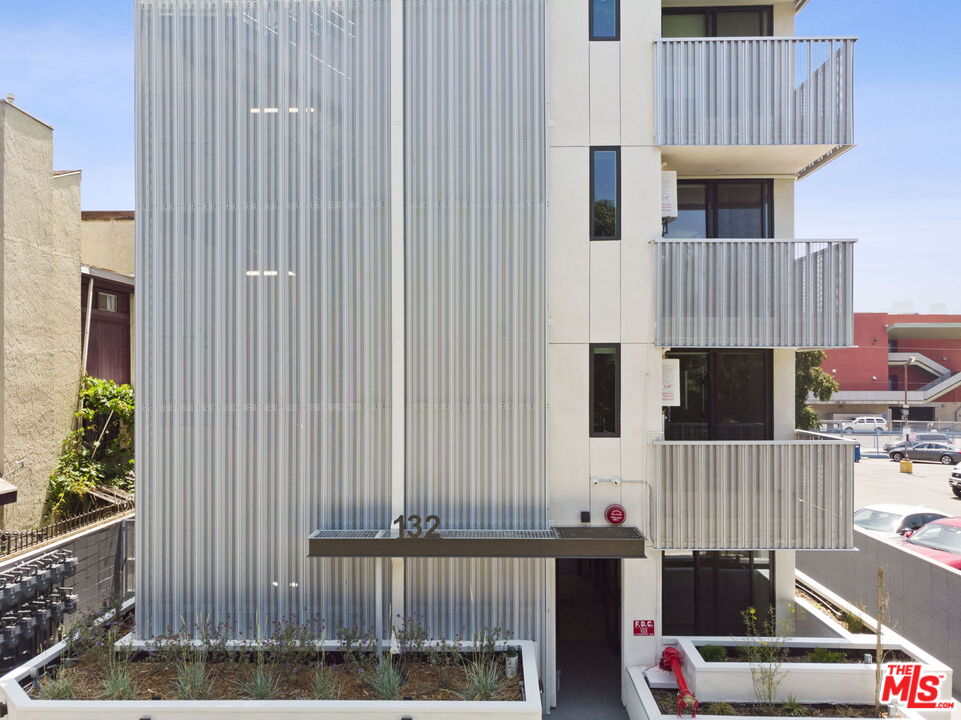 Property photo for 132 Rosemont Ave, #301, Los Angeles, CA