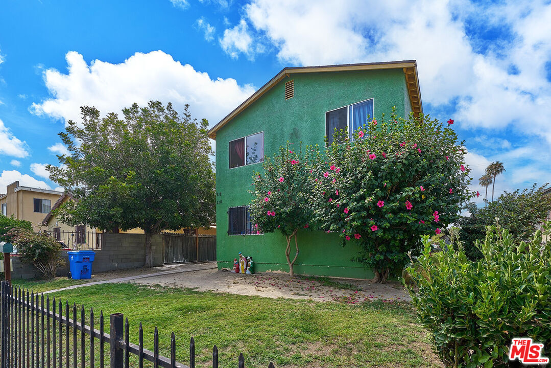 Property photo for 210 W 77th St, Los Angeles, CA