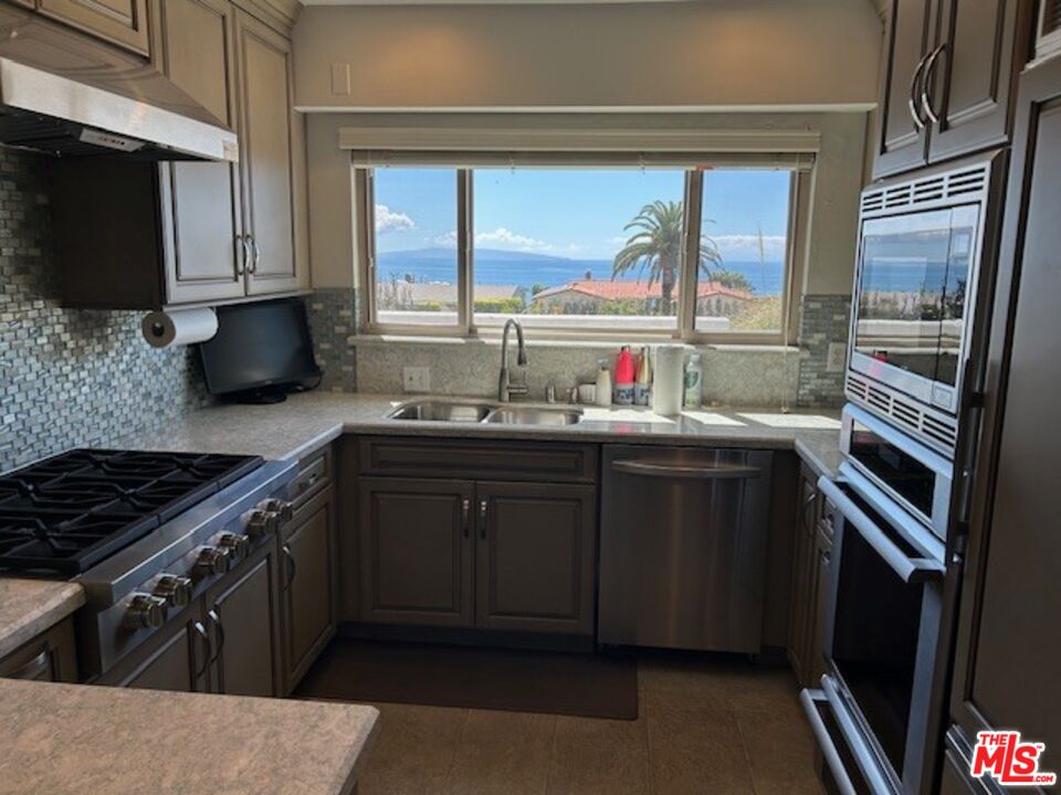 Property photo for 3908 Castlerock Rd, Malibu, CA
