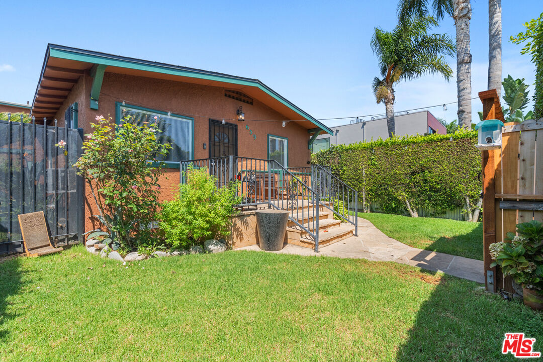 Property photo for 659 Vernon Ave, Venice, CA