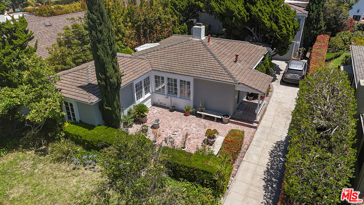 Property photo for 850 S Genesee Ave, Los Angeles, CA