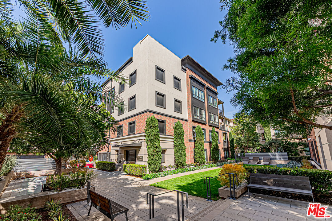 Property photo for 12883 Runway Rd, #2, Playa Vista, CA