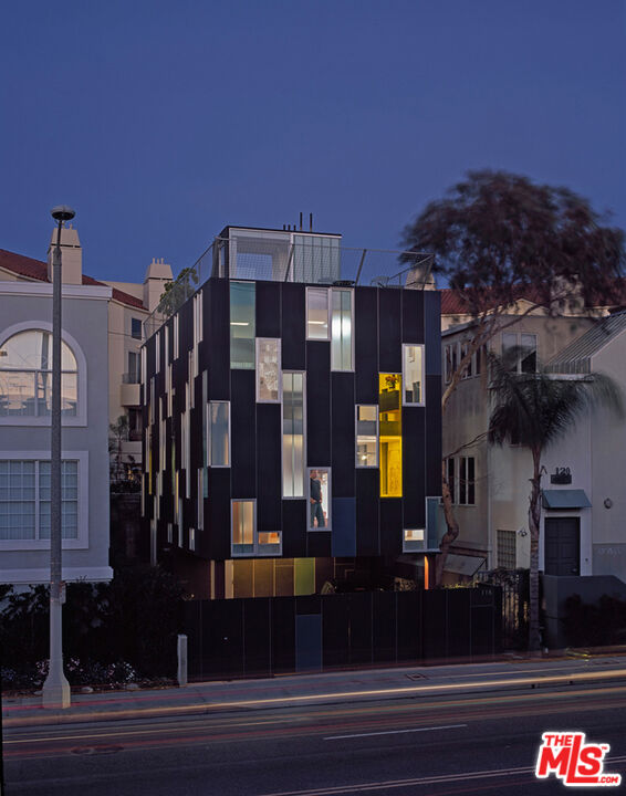 Property photo for 116 Pacific Ave, Venice, CA