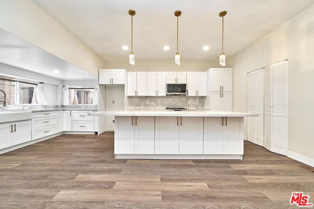 Property photo for 2619 Raymond Ave, Los Angeles, CA