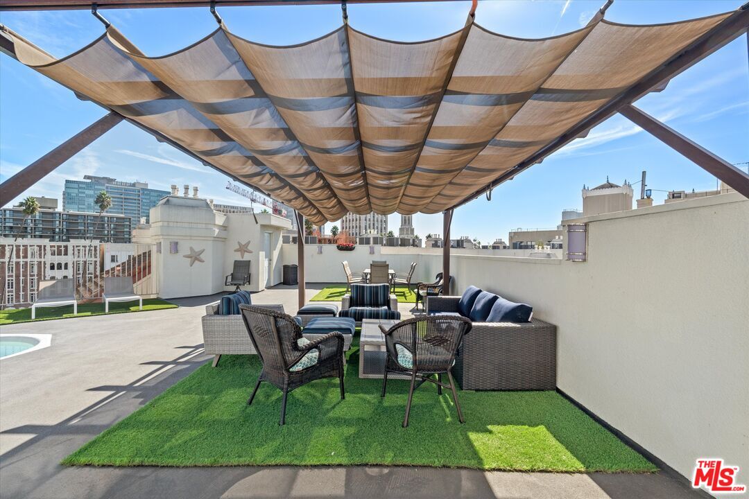 Property photo for 620 S Gramercy Pl, #222, Los Angeles, CA