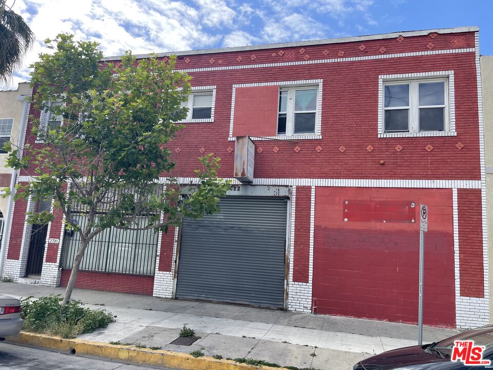 Property photo for 2720 W 54TH ST, Los Angeles, CA
