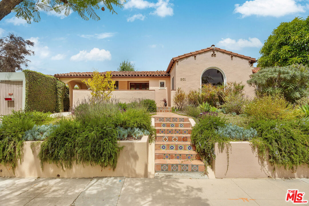 Property photo for 901 S Ogden Dr, Los Angeles, CA
