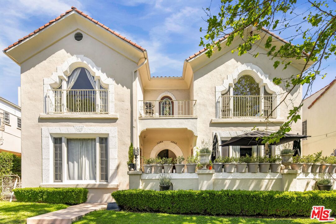 Property photo for 326 N Sycamore Ave, Los Angeles, CA