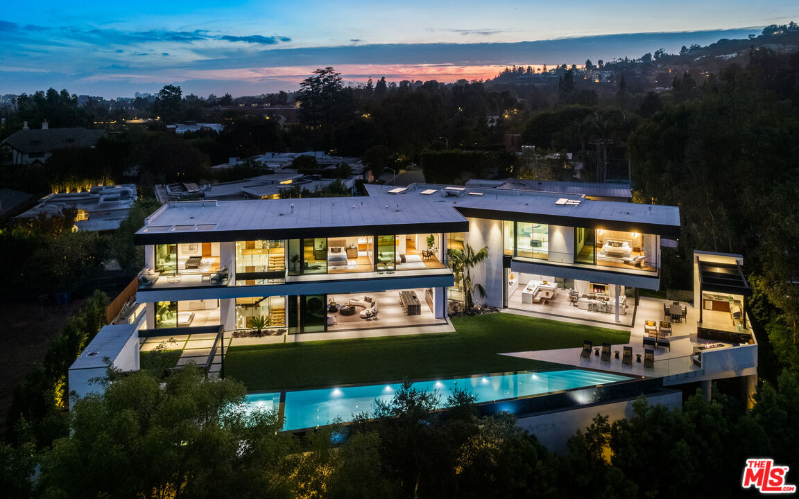 Property photo for 1130 Angelo Dr, Beverly Hills, CA