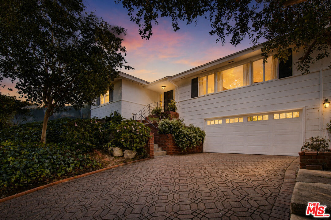 Property photo for 288 Tavistock Ave, Los Angeles, CA