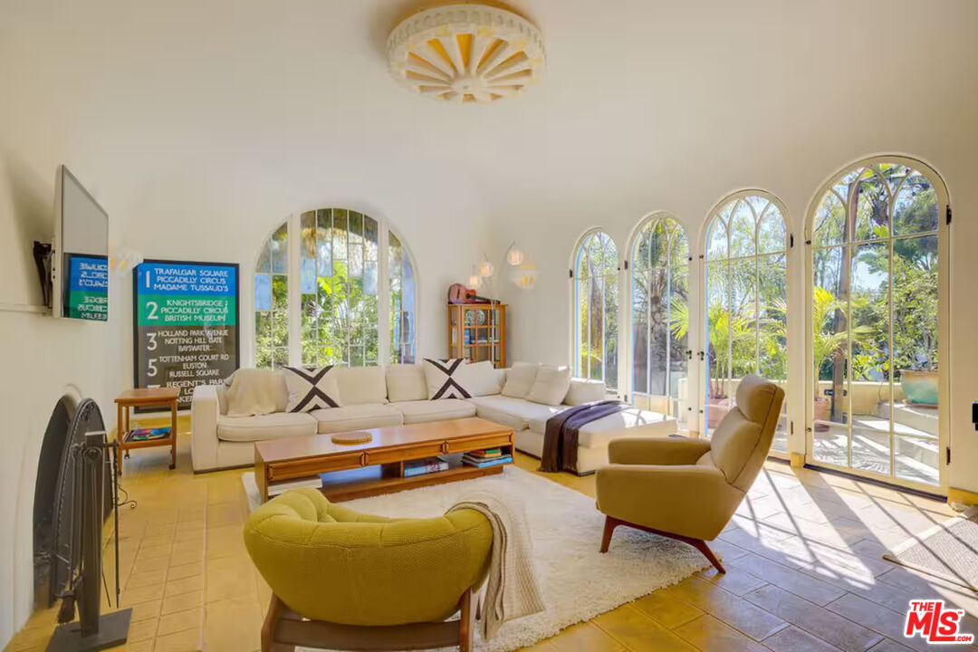 Property photo for 4778 Cromwell Ave, Los Angeles, CA