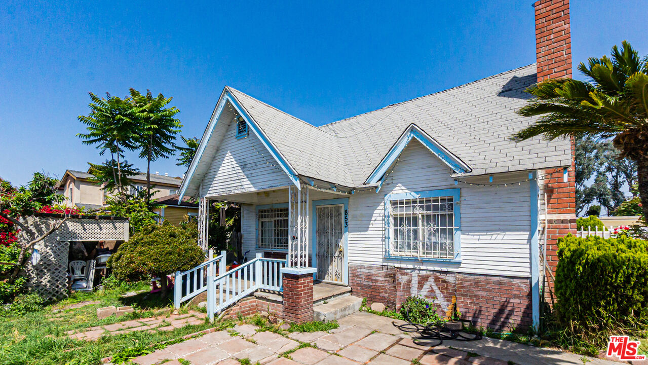 Property photo for 853 E 112th St, Los Angeles, CA