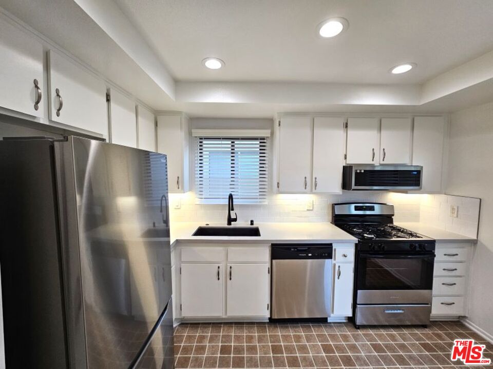 Property photo for 2349 S Bentley Ave, #8, Los Angeles, CA