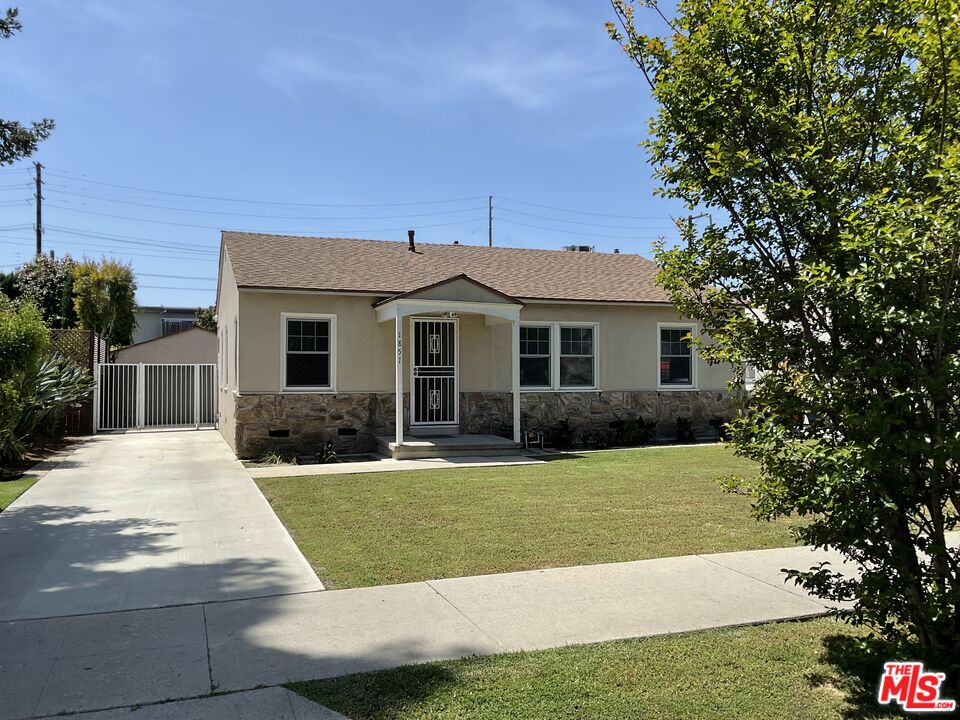 Property photo for 1851 Brockton Ave, Los Angeles, CA