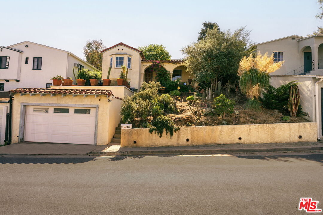 Property photo for 3916 Scandia Way, Los Angeles, CA
