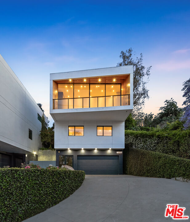 Property photo for 2412 Riverside Dr, Los Angeles, CA