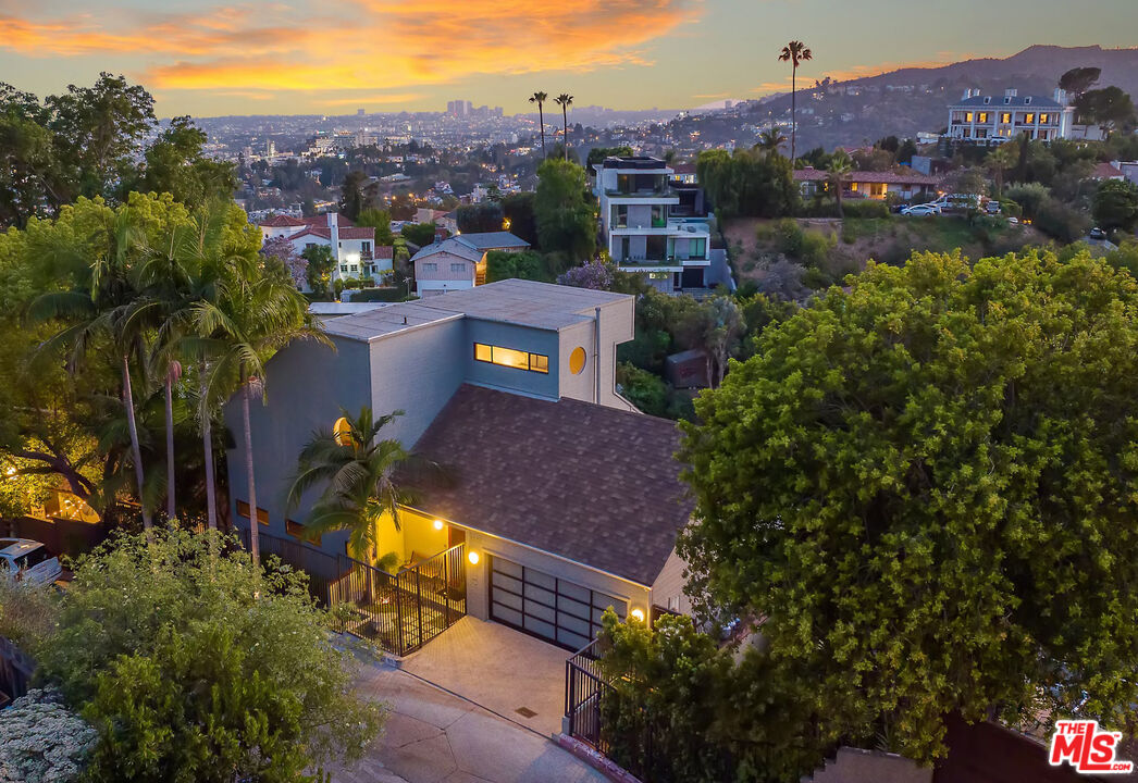 Property photo for 6201 Quebec Dr, Los Angeles, CA