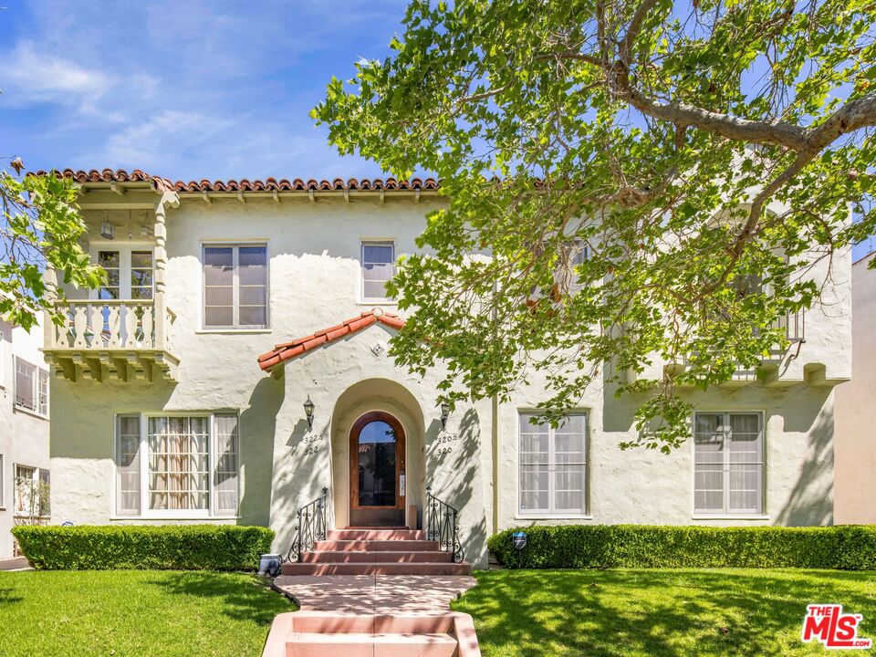 Property photo for 320 N Sycamore Ave, Los Angeles, CA